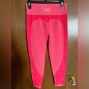 Victoria’s Secret Pink Seamless leggings in pink size large
